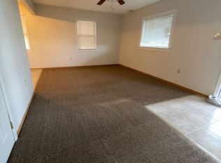 3509 E Idlewild Dr, Wichita, KS 67216