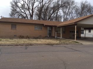206 Kansas Ave, Laverne, OK 73848