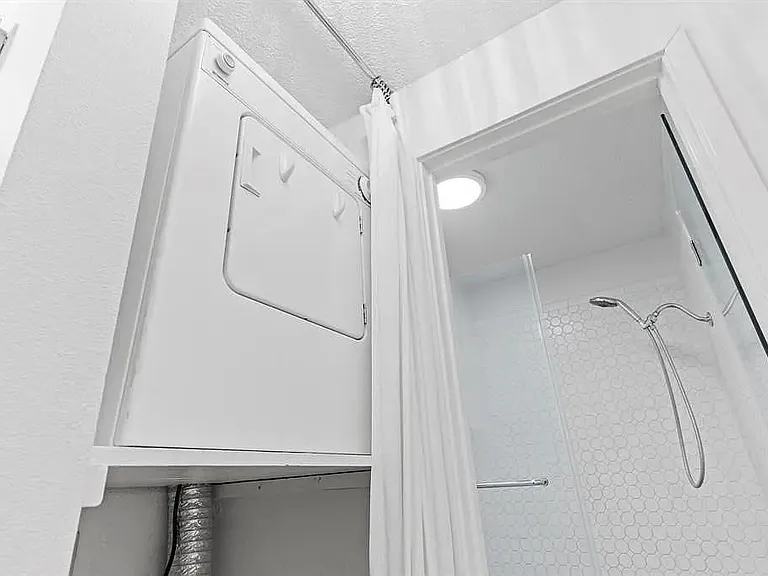 1100 Augusta Dr #3 — Photo 16