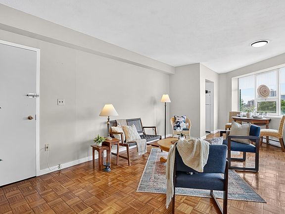 5th image of 101 Mulberry St APT 519