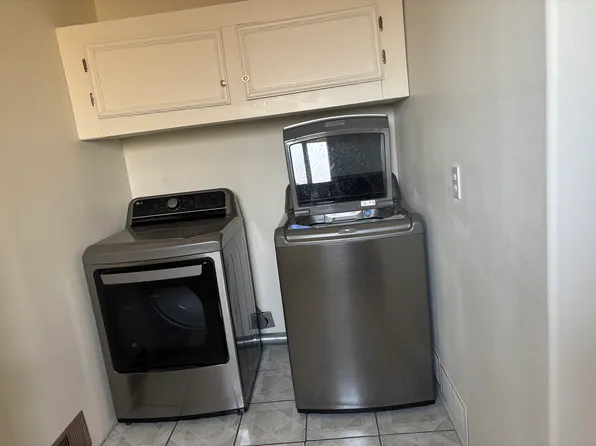 (undisclosed Address), Albuquerque, NM 87107