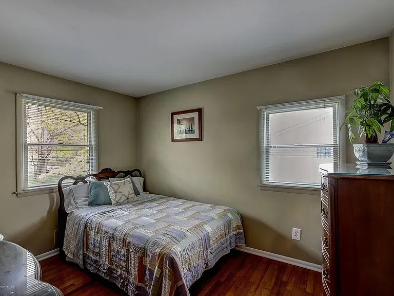 594 Vaughn Ave — Photo 14