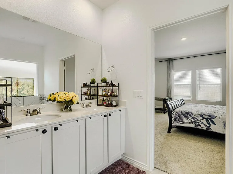 1337 Aquilla Dr — Photo 13