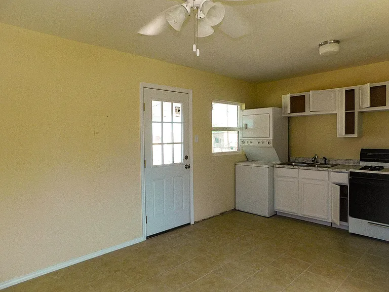 8308 Capitan Cir — Photo 12