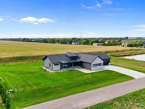 27106 Meadowlark Ct, Harrisburg, SD 57032