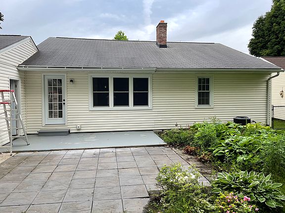 4th image of 51 Hillside Dr