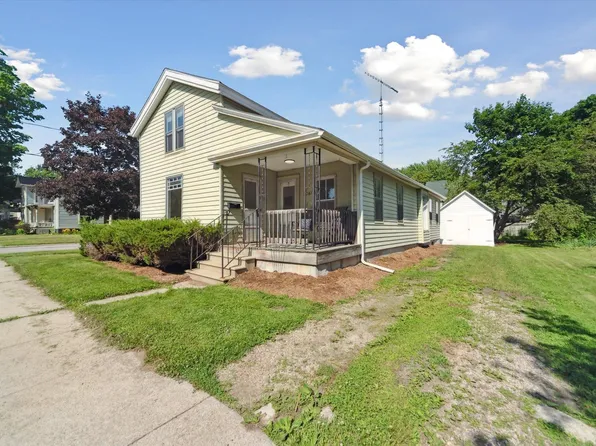334 N Hickory St, Owosso, MI 48867