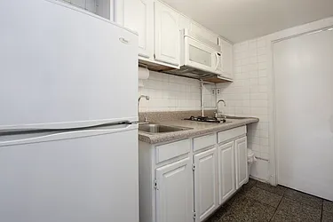 Rented by R New York