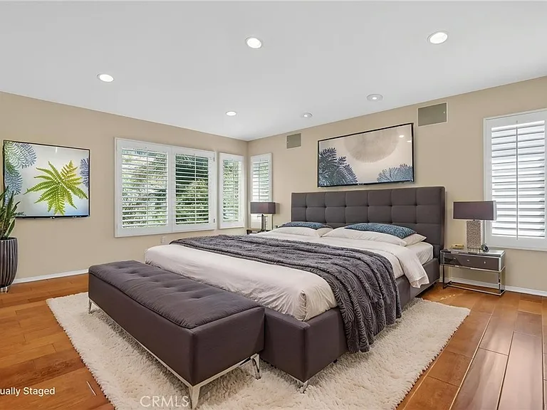 20543 Pesaro Way — Photo 32