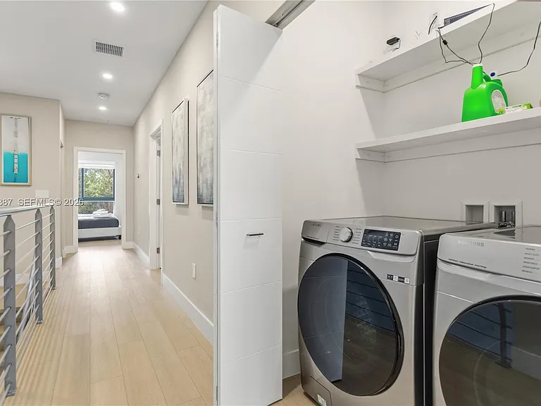 809 SW 10th Ter — Photo 24
