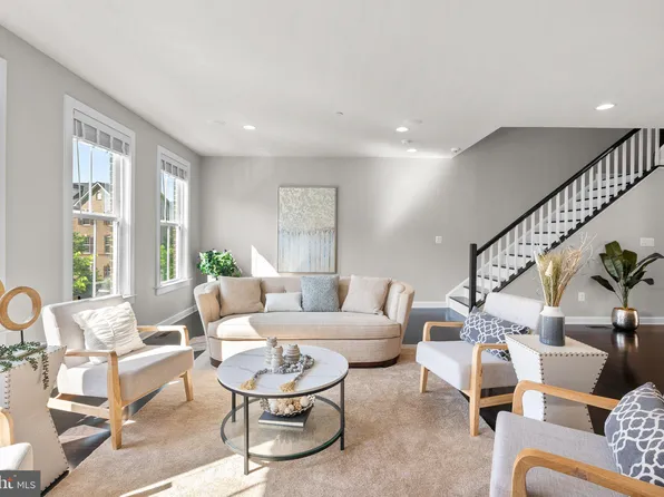 8203 Miner St, Greenbelt, MD 20770