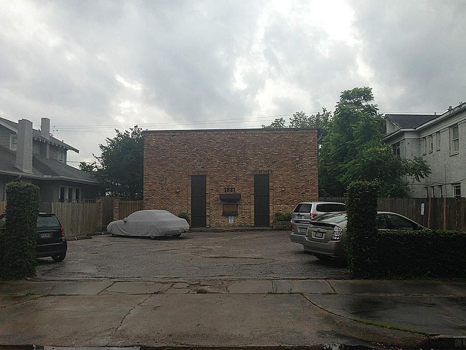 Mandell Place