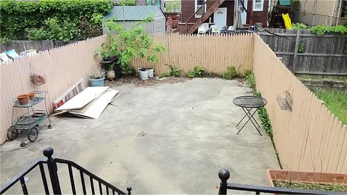 Rented by Dorsa Group | media 10