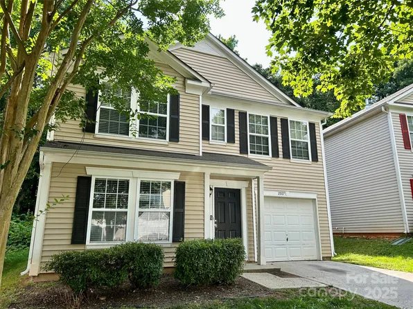 2927 Meadow Knoll Dr, Charlotte, NC 28269