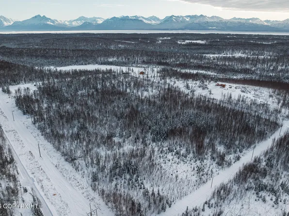 10526 W Sunset Ave, Wasilla, AK 99623