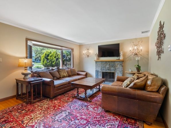475 Stevens Ave, Ridgewood Village, NJ 07450