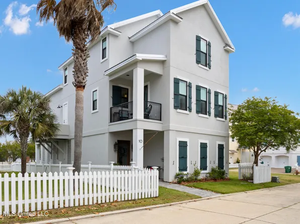 10 Chapel Hill Rd, Bay Saint Louis, MS 39520