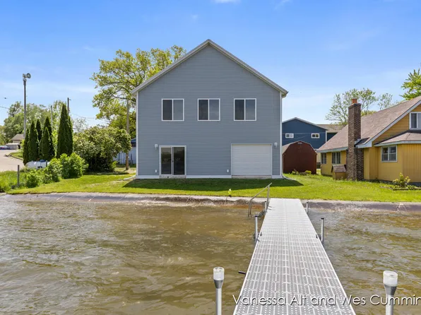2678 Ottawa Dr, Orleans, MI 48865