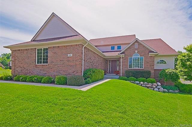 850 SNYDER ST THE HILLS OF WILLOW LAKE
