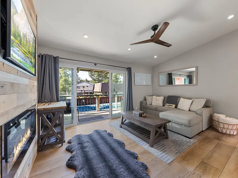 7610 N Lake Blvd #30 — Photo 16