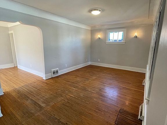 2nd image of 1525-1527 Central Ave #1525