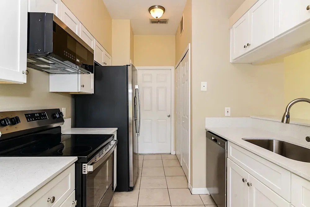3 bed, 1246 sqft, $2,130 — Photo 4