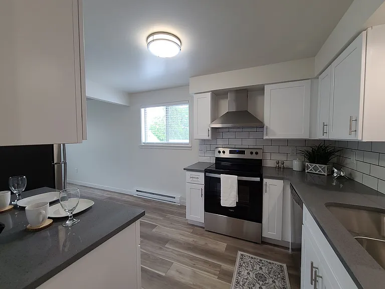 1013 E Sharp Ave — Photo 19