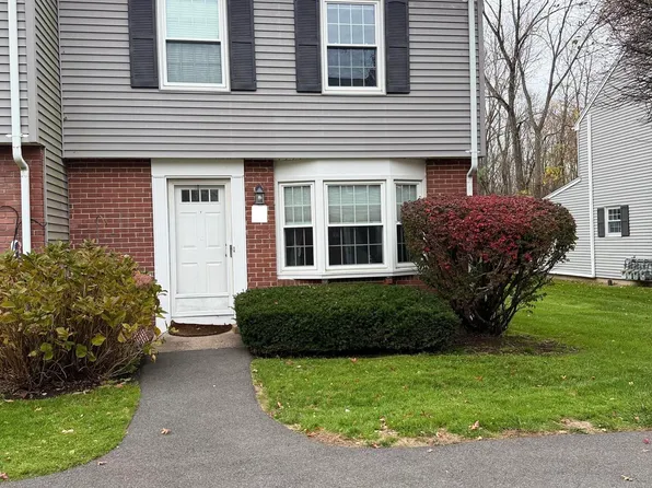 5 Barrington Drive APT D, Wethersfield, CT 06109