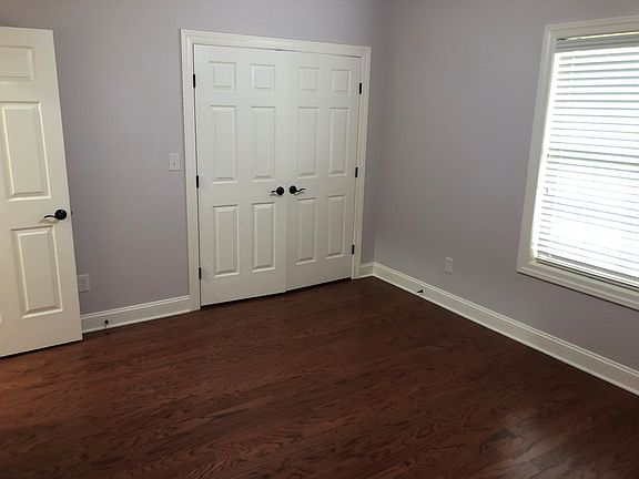 5th image of 219 Oakbrook Dr