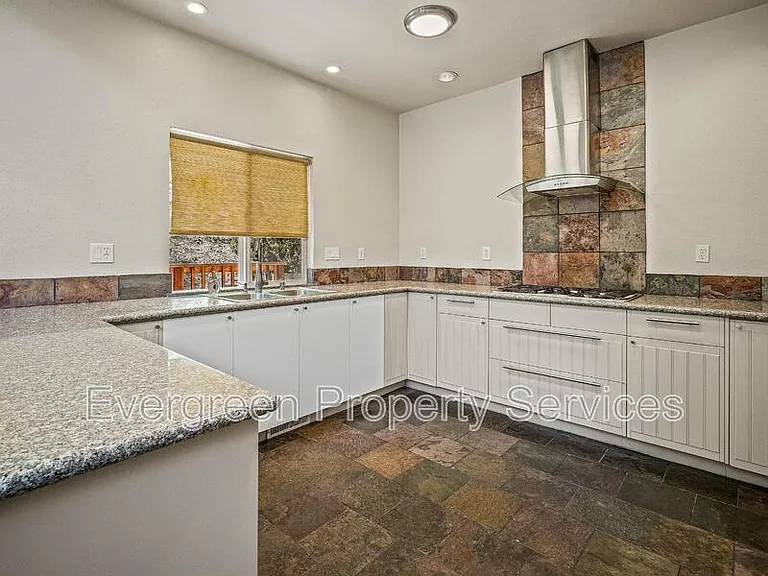 1932 Tecolote Dr — Photo 11