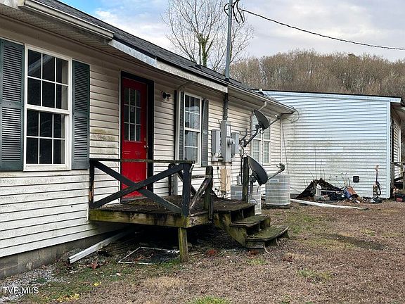 5th image of 2109 Blue Springs Pkwy