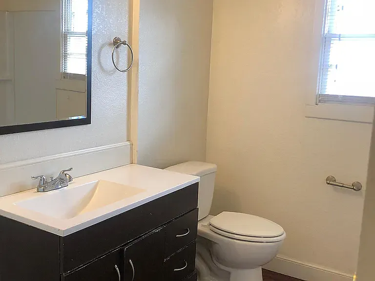 11410 Avenue P — Photo 15