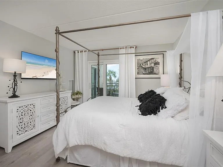 845 Benjamin Franklin Dr #302 — Photo 15