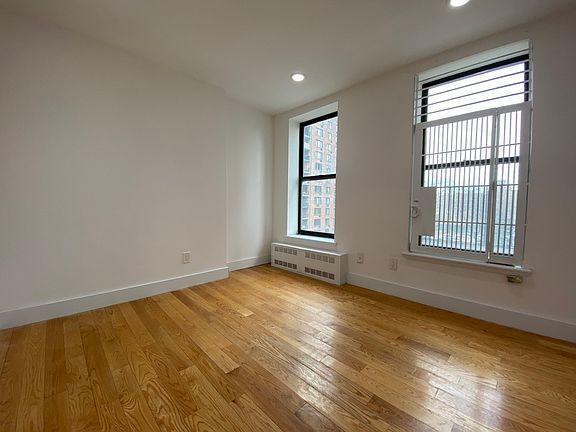 4th image of 28 W 132nd St #B4