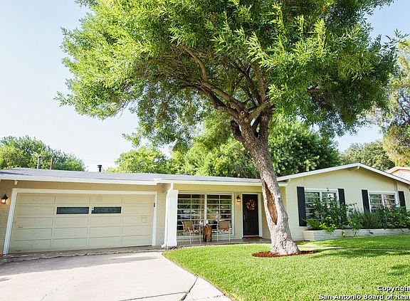 2nd image of 127 Waxwood Ln