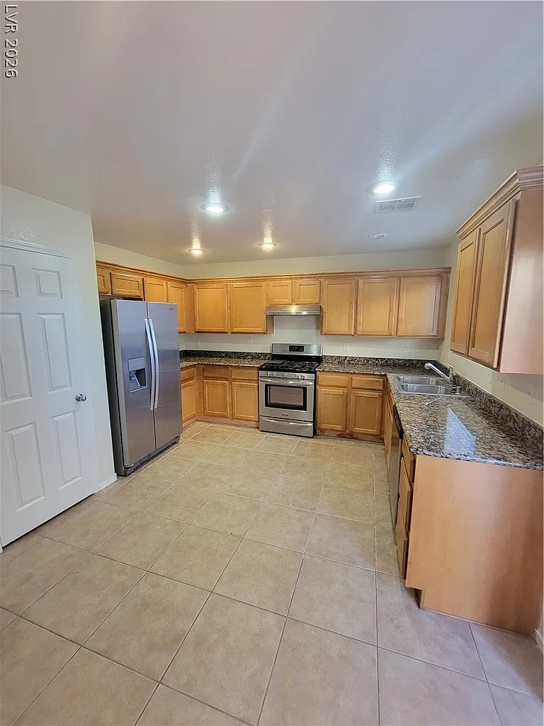3 bed, 2.5 bath, 1476 sqft, $1,850 — Photo 2