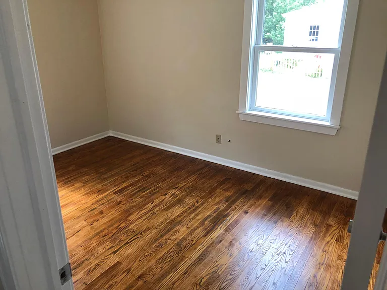 91 Airport Pkwy — Photo 16