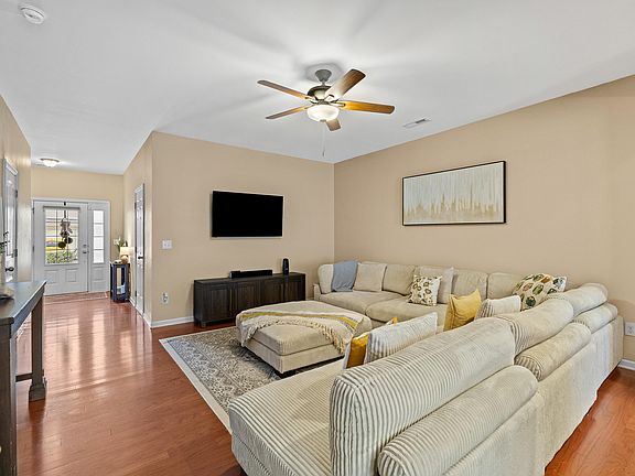 5th image of 305 Leighann Ridge Ln