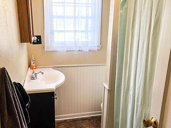 5th image of 1034 County Road 4106