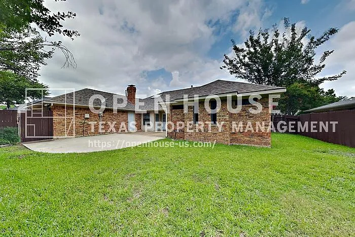2304 Tamarisk Dr — Photo 19