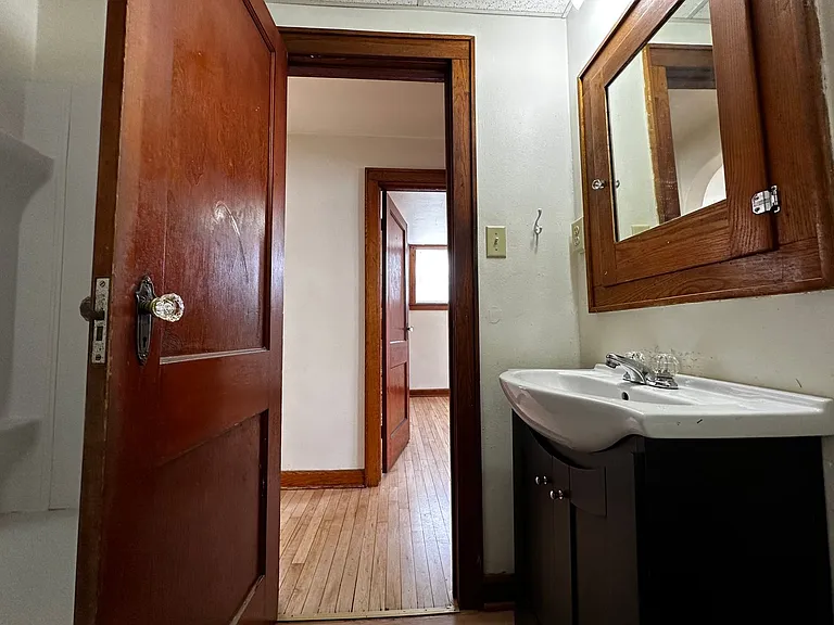 822 Pine St — Photo 58