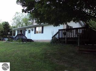 846 Harrison Rd, Blanchard, MI 49310