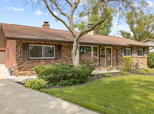 580 Frederick Ln, Hoffman Estates, IL 60169