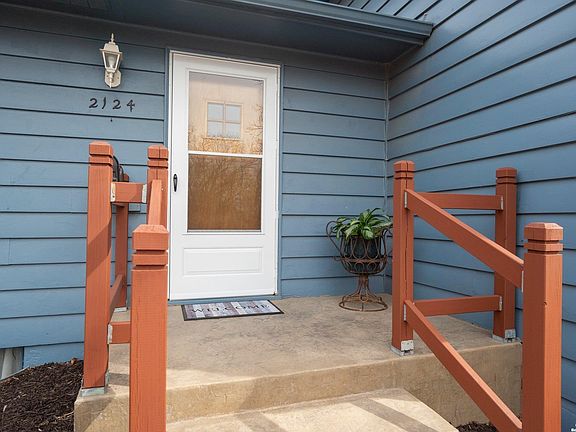 5th image of 2124 Terrace Rd