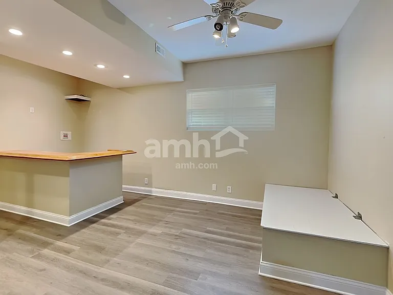 2210 Scheper Ct — Photo 16