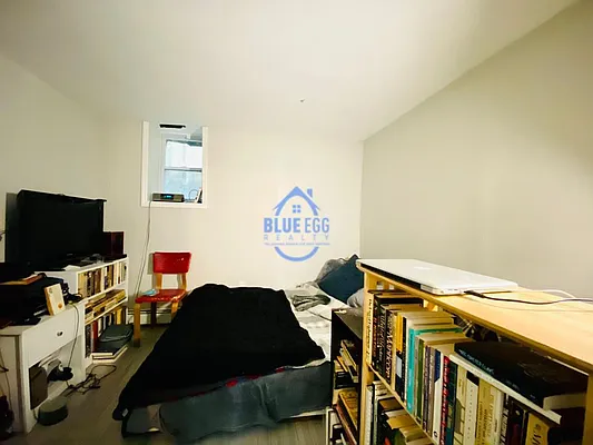 Rented by Blue Egg Realty Corp | media 35