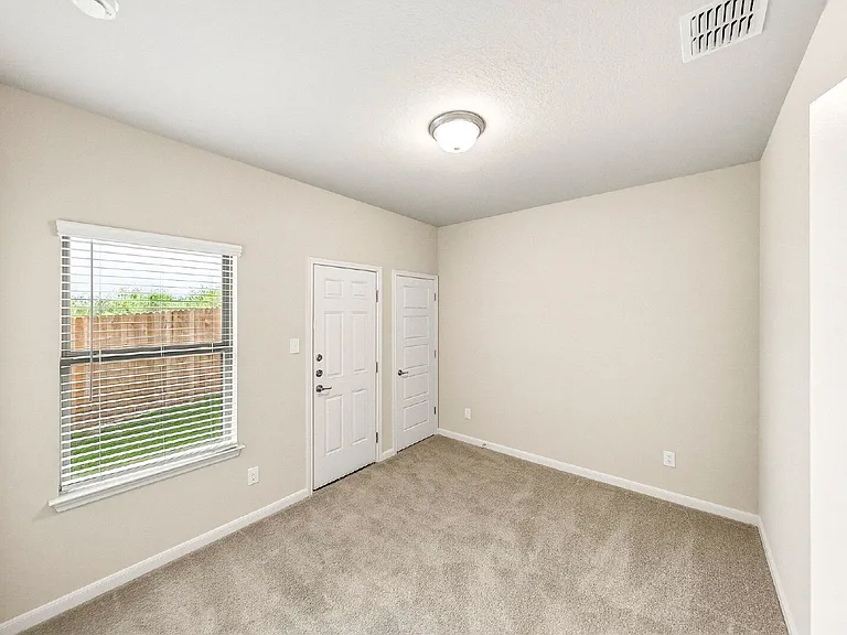 7215 Magnolia Vlg #101 — Photo 22