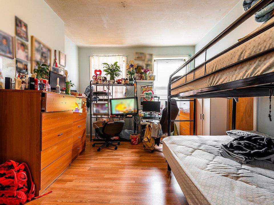 2nd image of 2034 Bath Ave