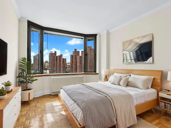 400 East 90th Street image 1 of 24
