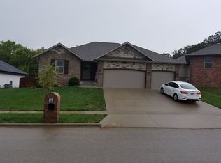 1079 E Lakota St, Nixa, MO 65714